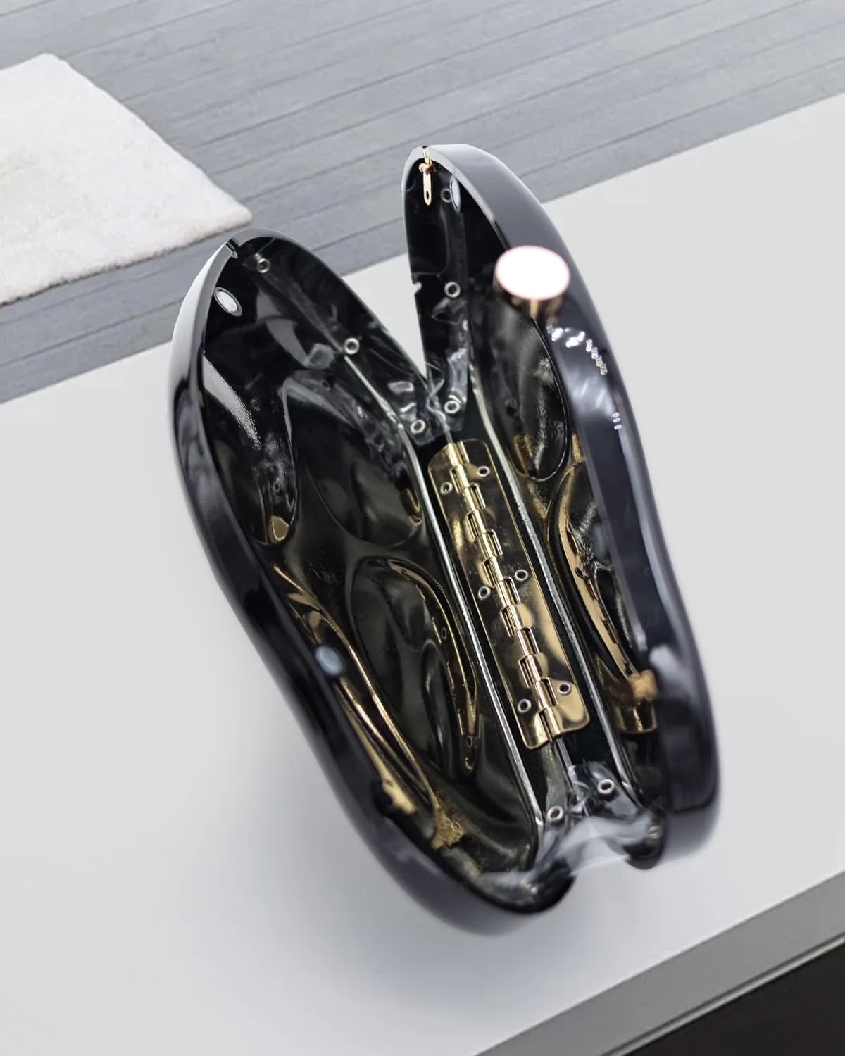 Acrylic Evening Clutch Purse for Women Formal, Metallic Purse Evening Handbags Metal Chain Shoulder Bag