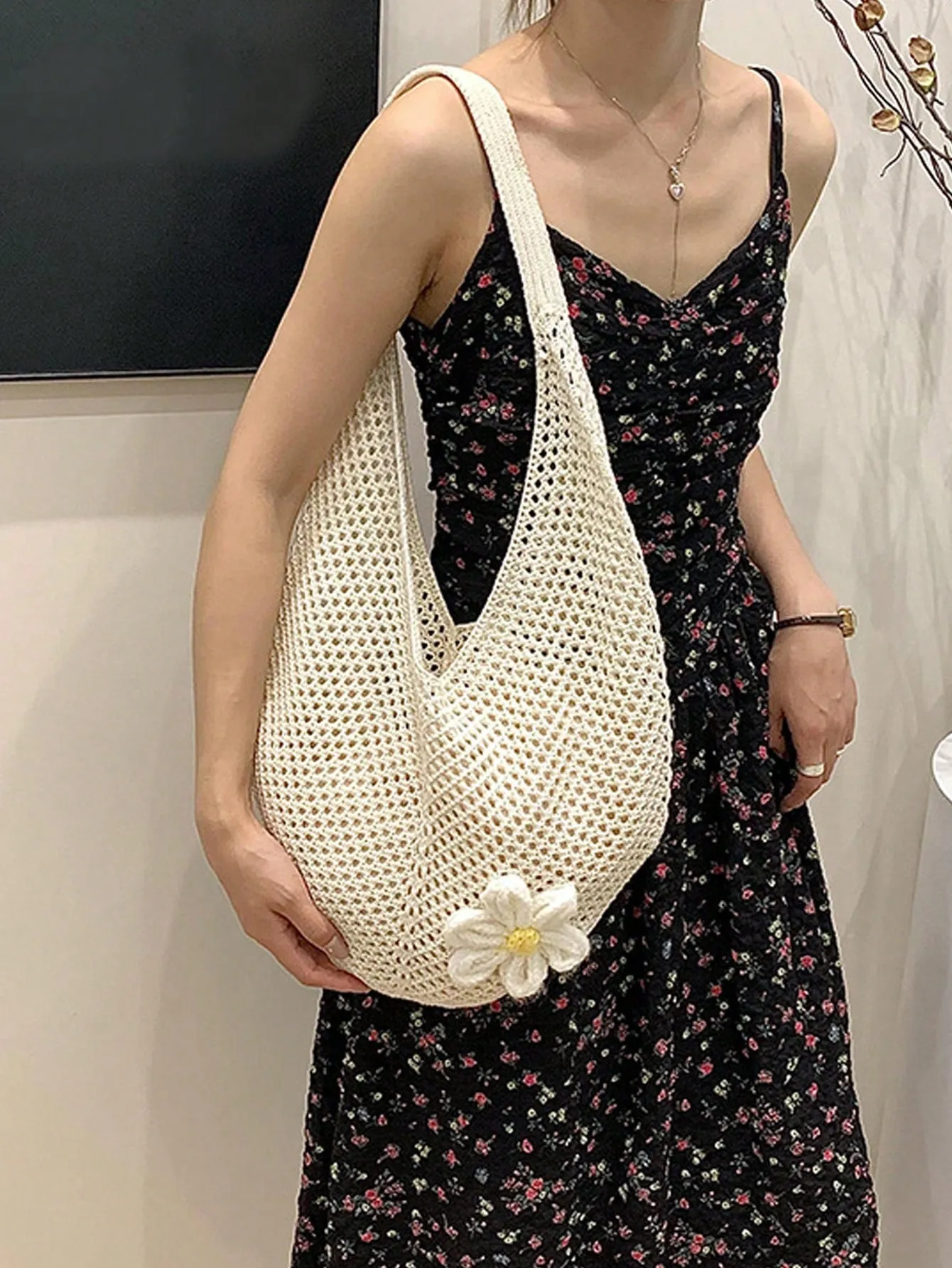 Bag request) Hollow Weave Innovative functionality Bohemian Out Advanced technology Yogodlns (Available upon
