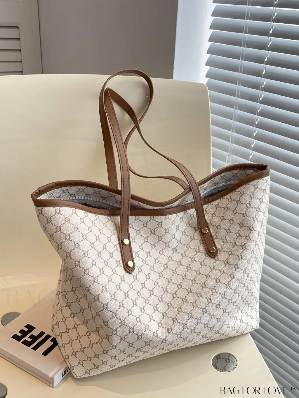 BagForLove - Large Capacity Elegant Geometric Pattern Shoulder Tote Bag with Stylish Design