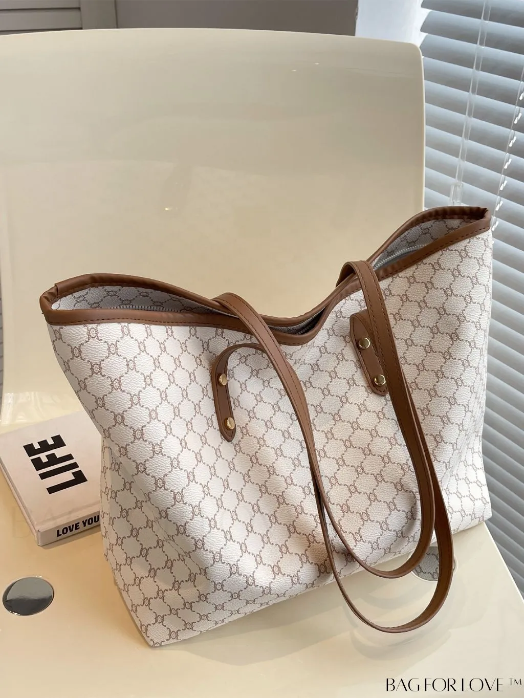 BagForLove - Large Capacity Elegant Geometric Pattern Shoulder Tote Bag with Stylish Design