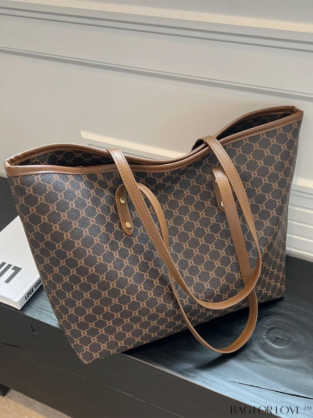 BagForLove - Large Capacity Elegant Geometric Pattern Shoulder Tote Bag with Stylish Design