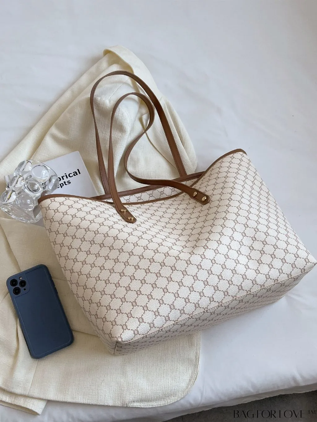 BagForLove - Large Capacity Elegant Geometric Pattern Shoulder Tote Bag with Stylish Design