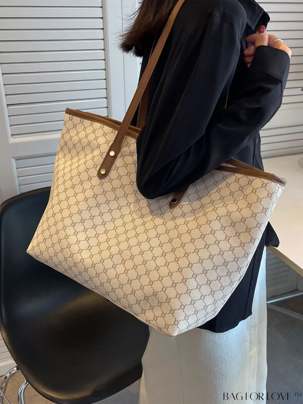 BagForLove - Large Capacity Elegant Geometric Pattern Shoulder Tote Bag with Stylish Design
