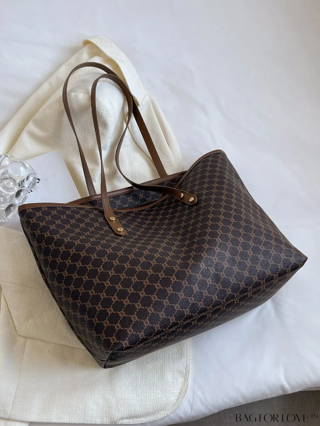 BagForLove - Large Capacity Elegant Geometric Pattern Shoulder Tote Bag with Stylish Design