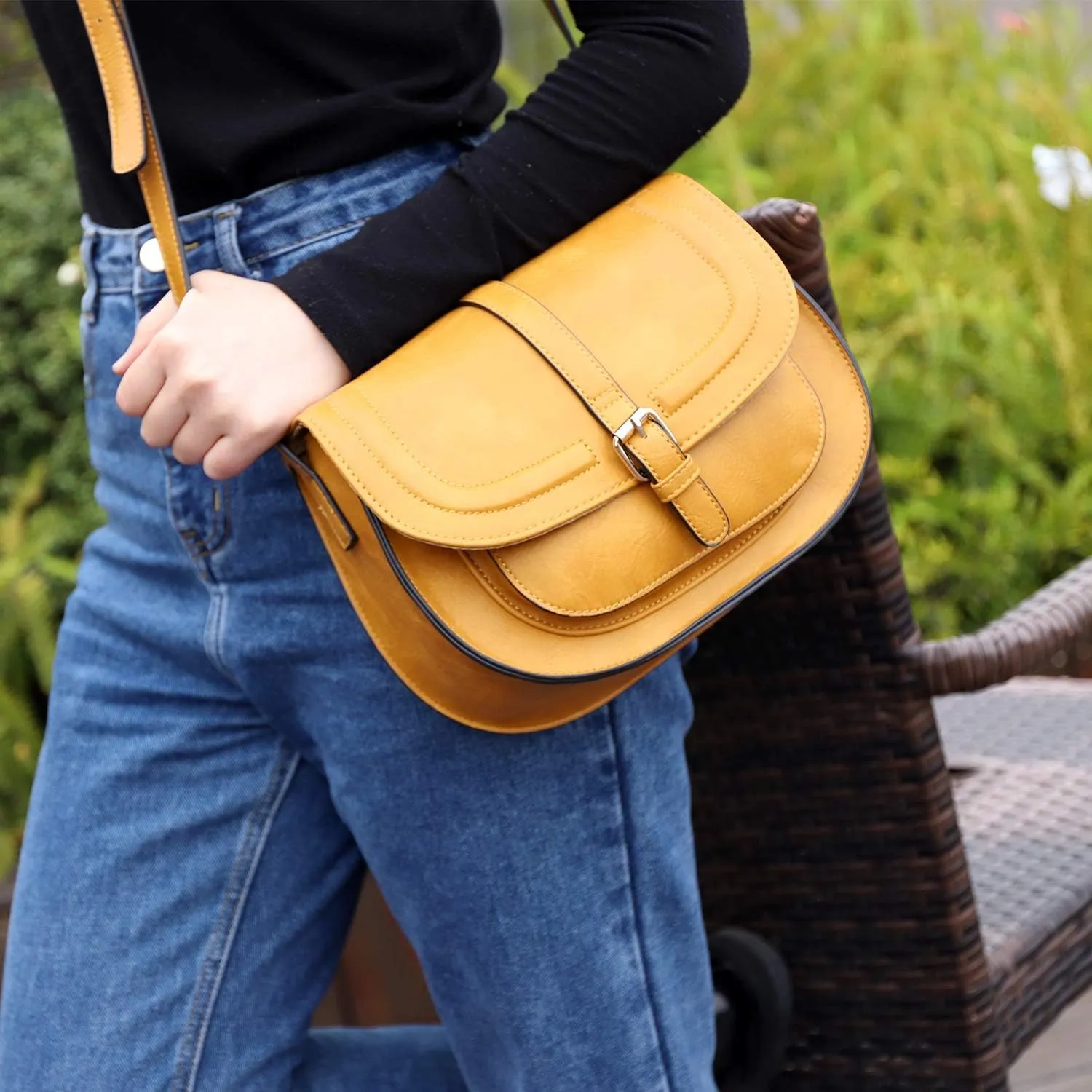 Crossbody Bag for Women Vintage Leather Saddle Handbags Small Satchel Shoulder Bag