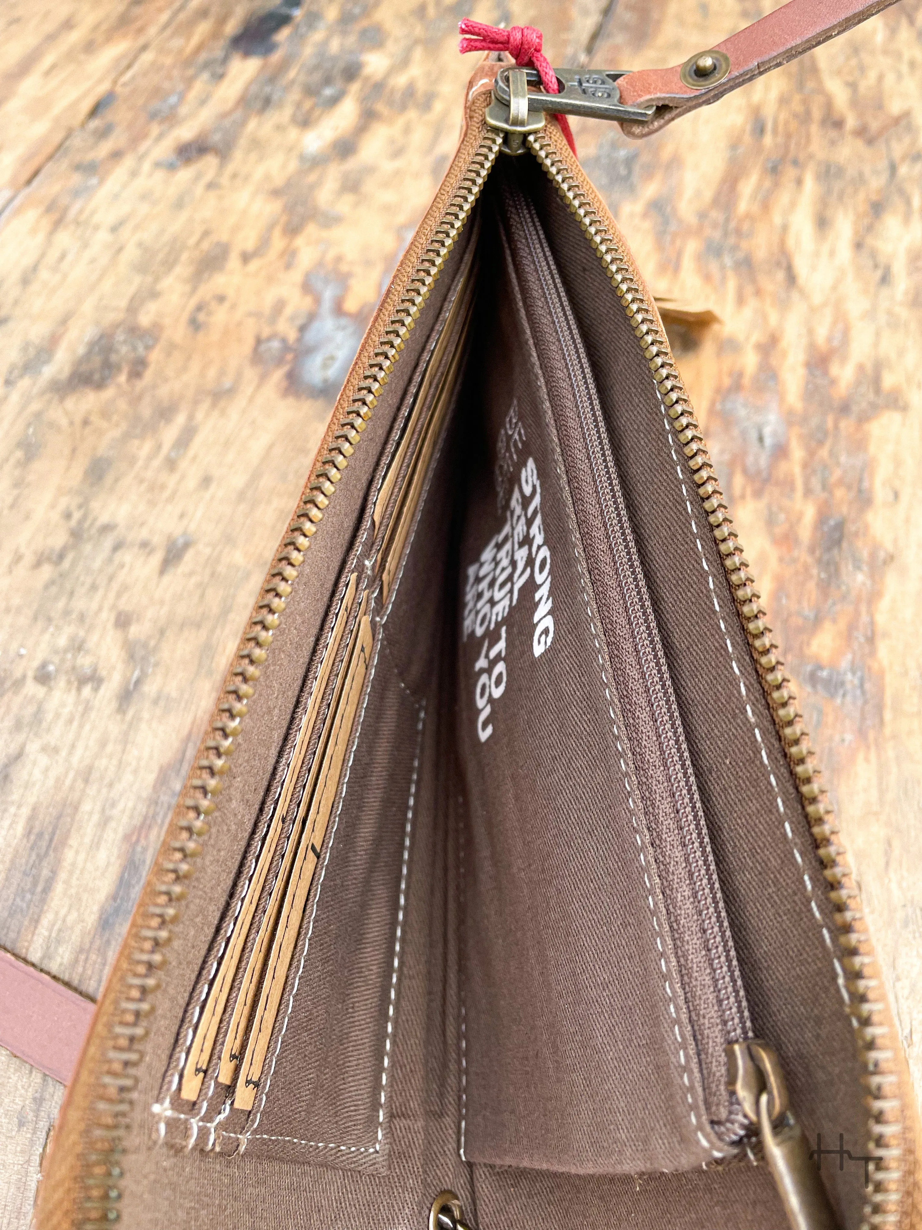 Flaxen Roan Clutch