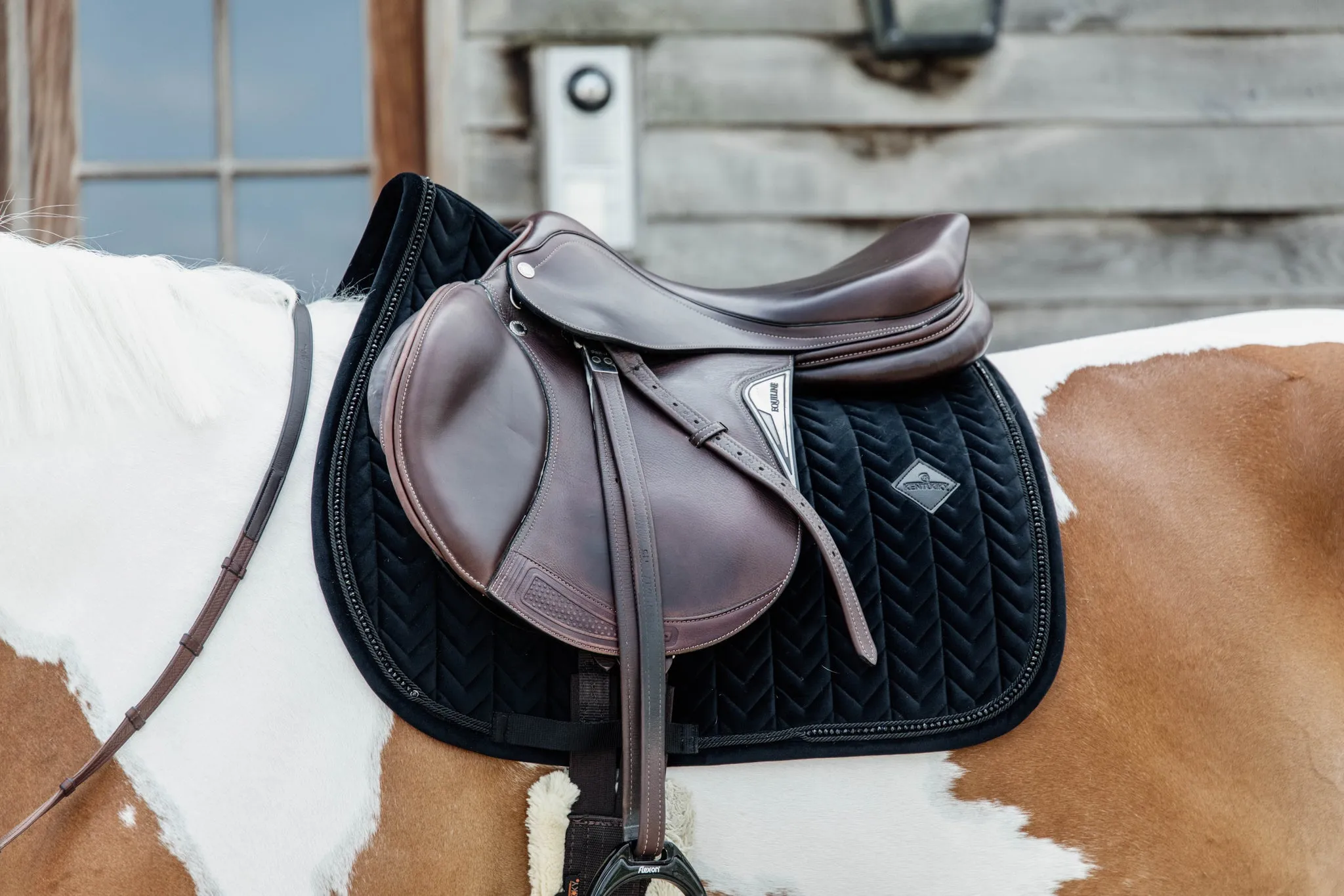 Saddle Pad Velvet Pearls