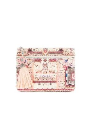 SMALL CANVAS CLUTCH ON THE ROAD