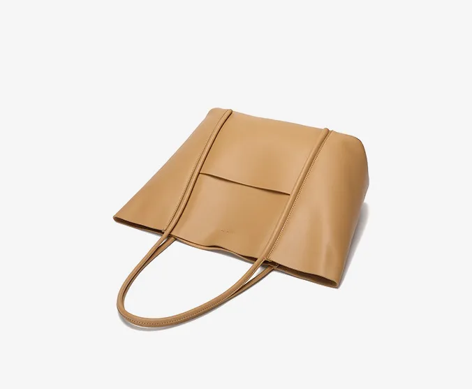 The Trendsetter Tote
