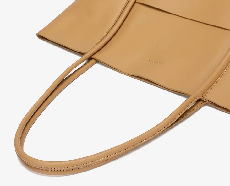 The Trendsetter Tote