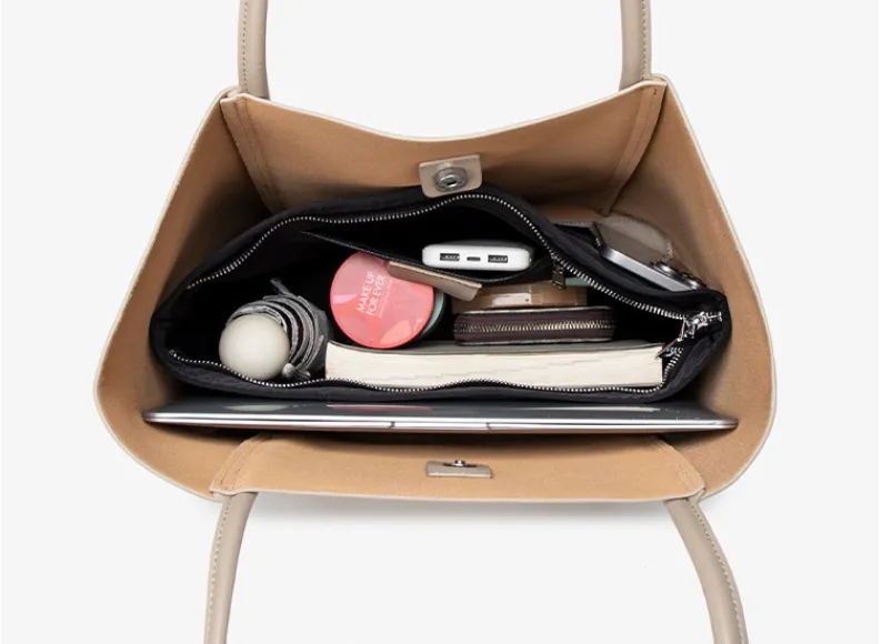 The Trendsetter Tote