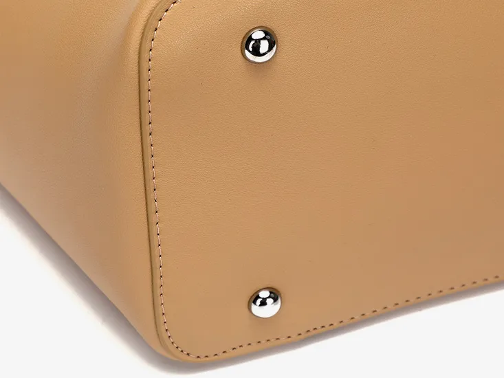 The Trendsetter Tote