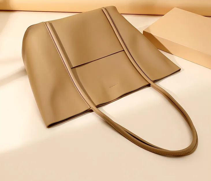 The Trendsetter Tote