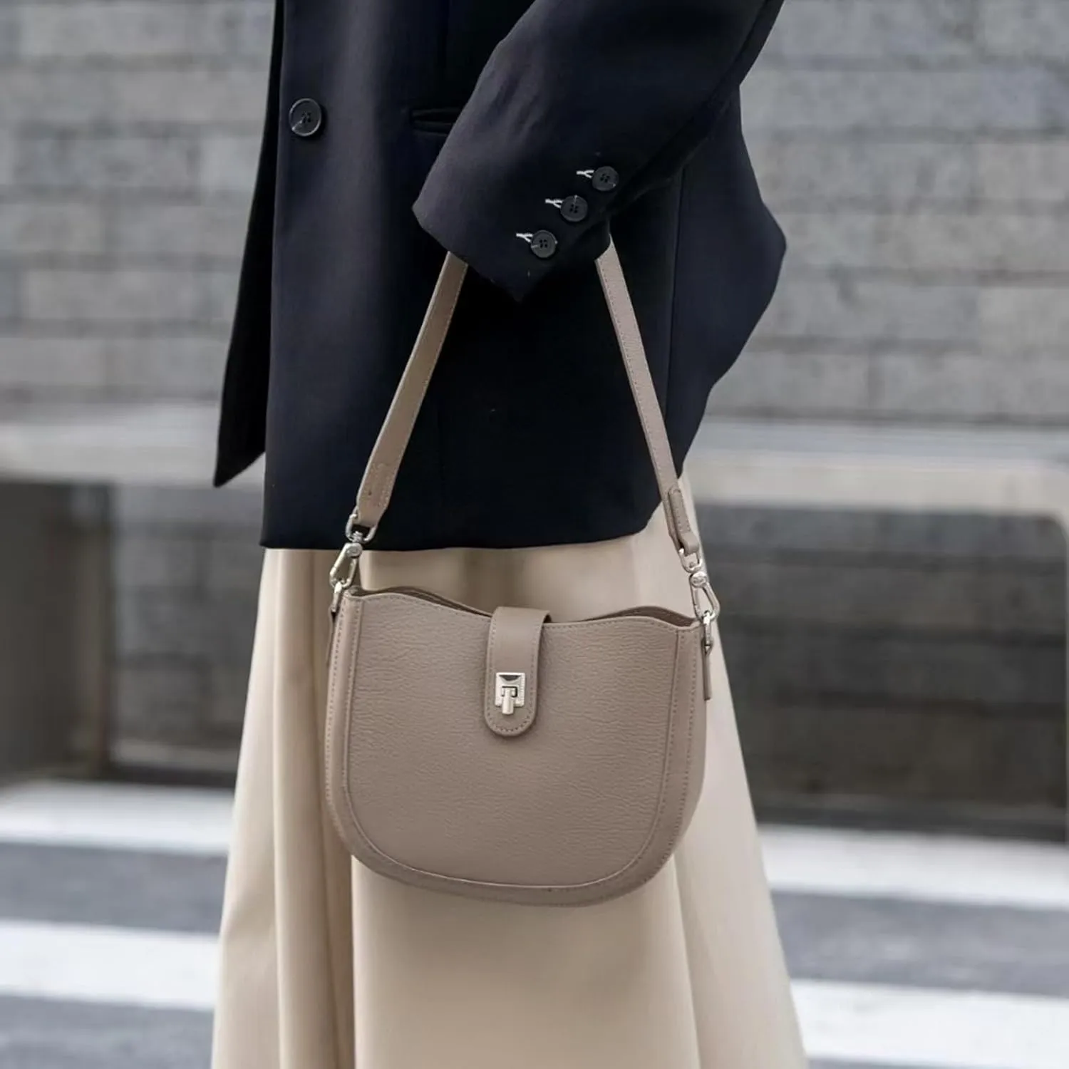 Underarm saddle bag for Women,vegan genuine shoulder bag,Trendy crossbody bag,purse.