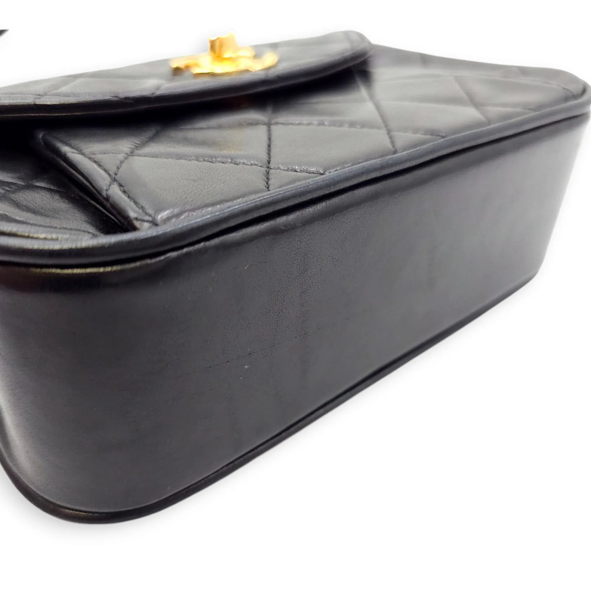 Vintage Flap with Bijoux Chain 17x11x5.5cm Black Crossbody Bag in Lambskin, Gold hardware