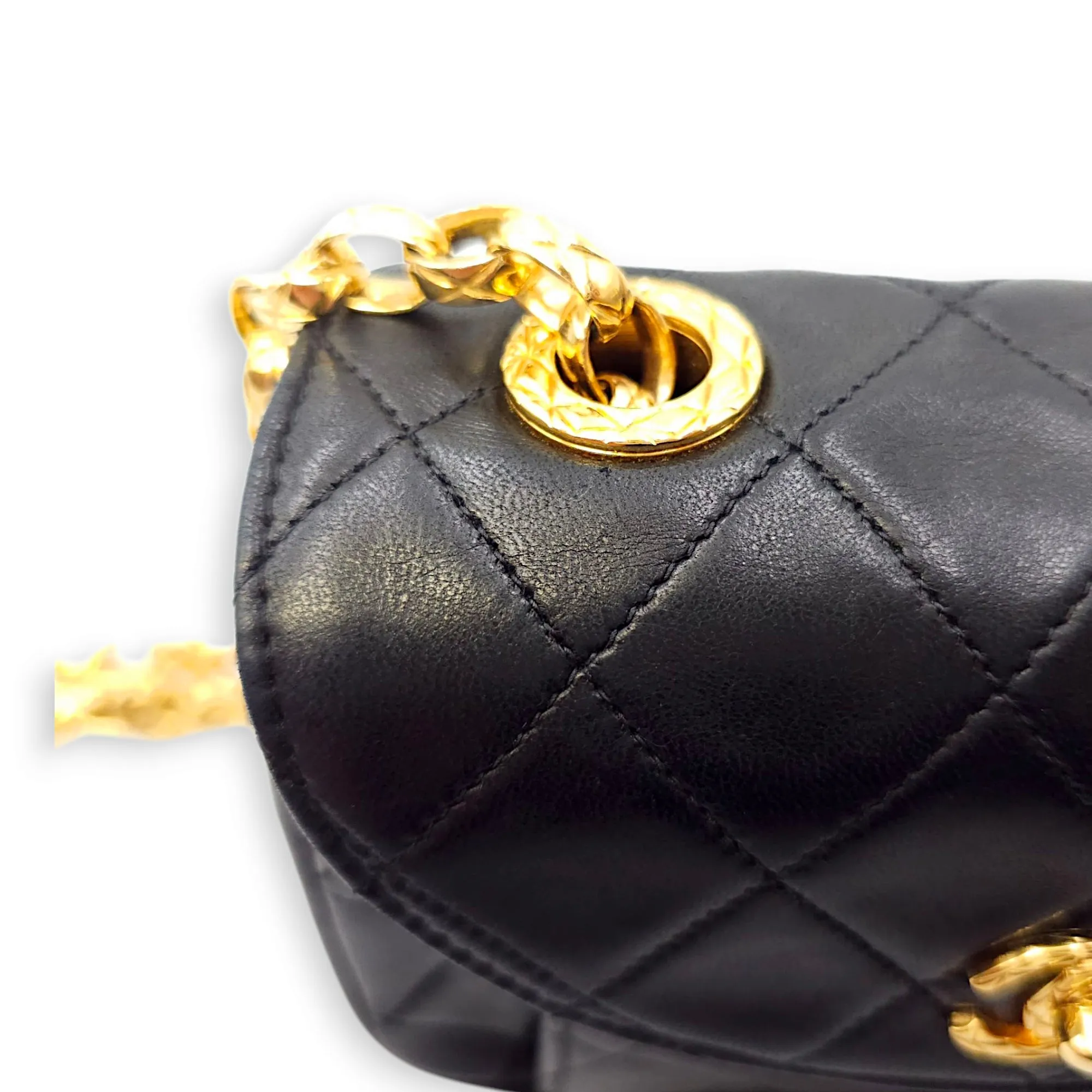 Vintage Flap with Bijoux Chain 17x11x5.5cm Black Crossbody Bag in Lambskin, Gold hardware