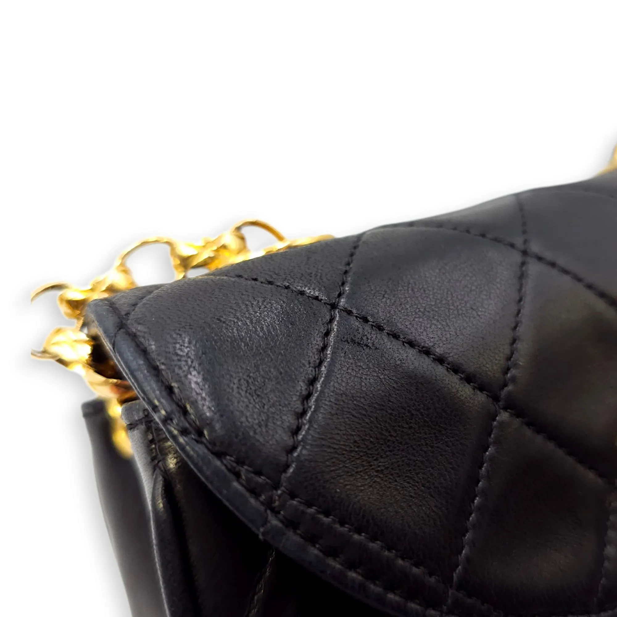 Vintage Flap with Bijoux Chain 17x11x5.5cm Black Crossbody Bag in Lambskin, Gold hardware