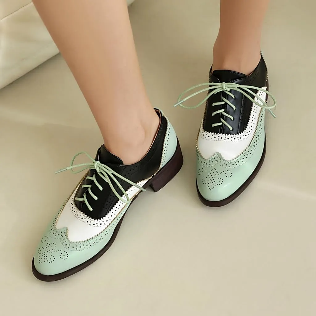 Women's Flat Saddle Oxford Shoes Two Toned Round Toe Wingtip Lace Up Perforated Low Heel School Oxfords Brogues